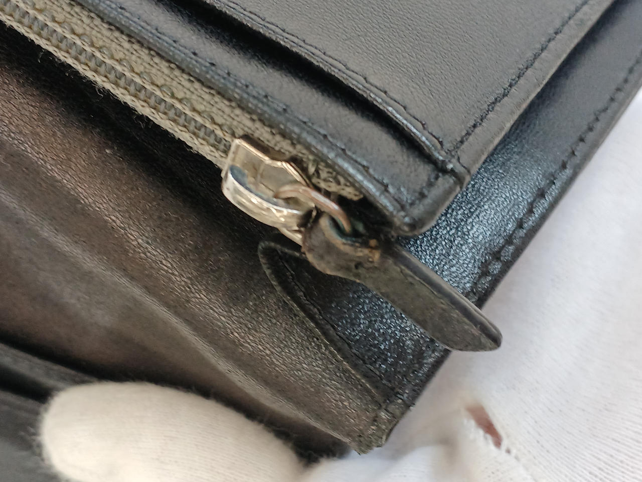 取っ手スレ・キズあり
金具サビあり