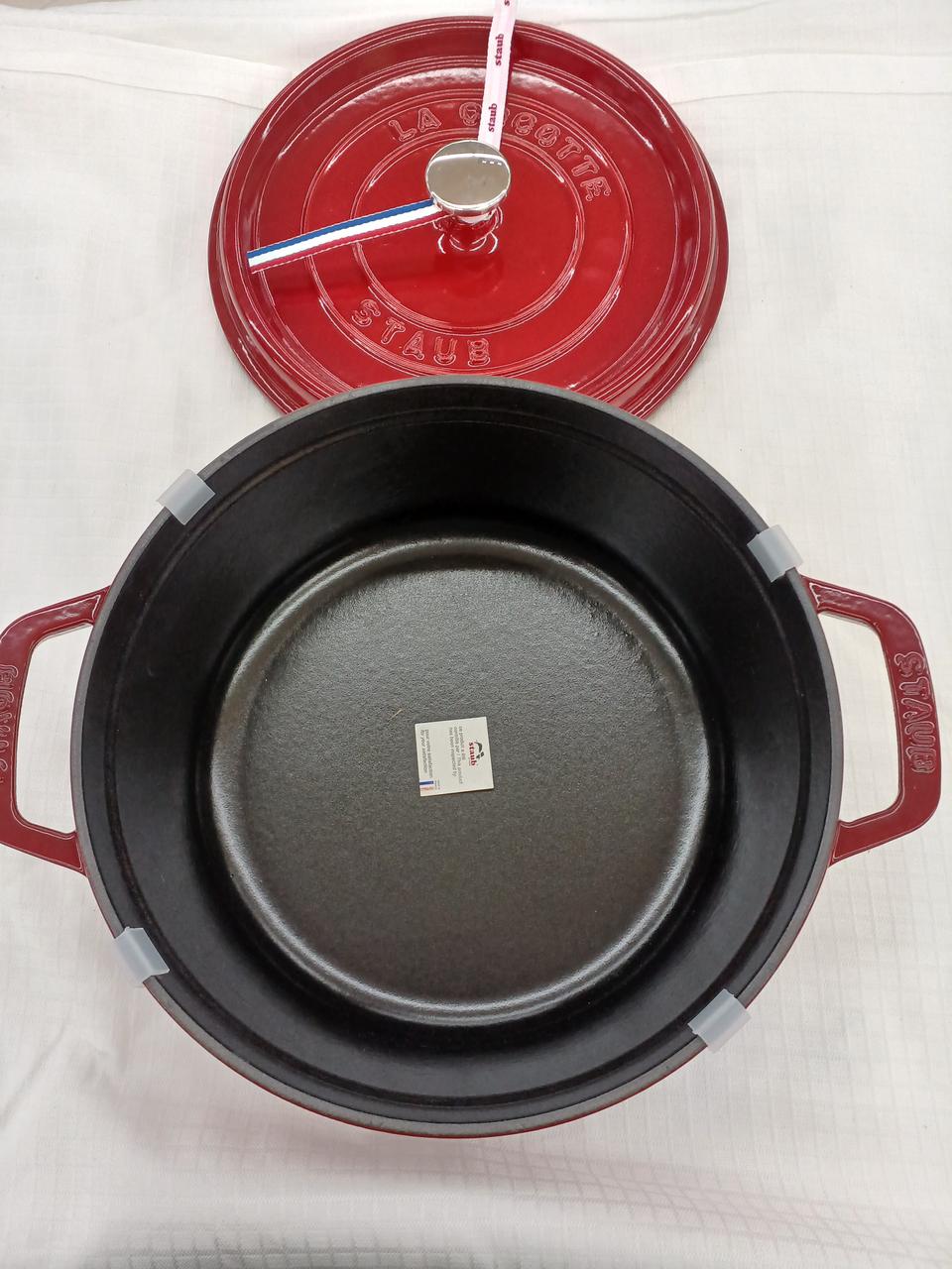 内底に張られているシール粘着力無いです。