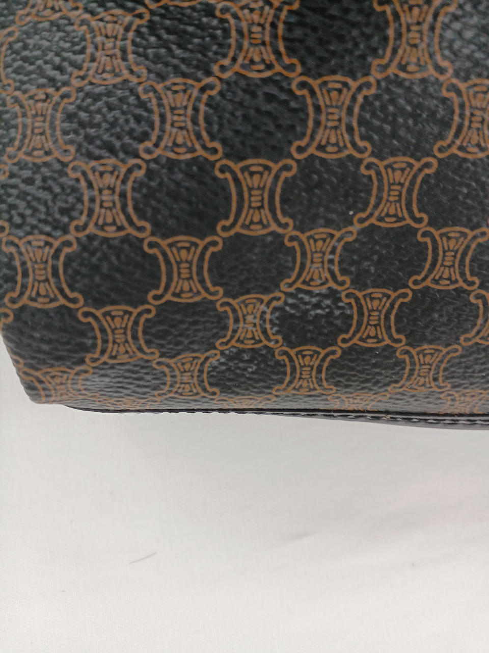 白っぽい汚れあり