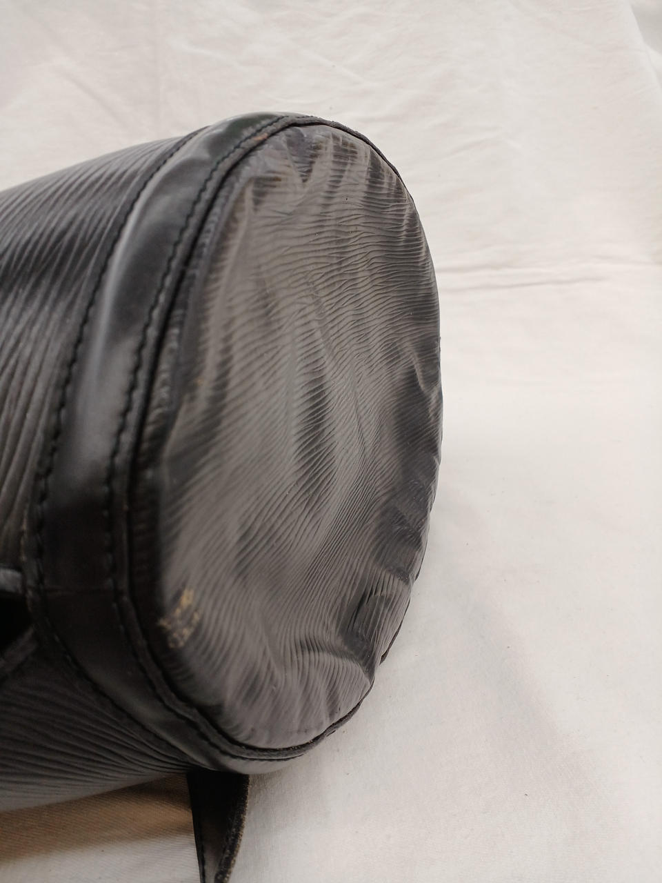 歪み・変形あり