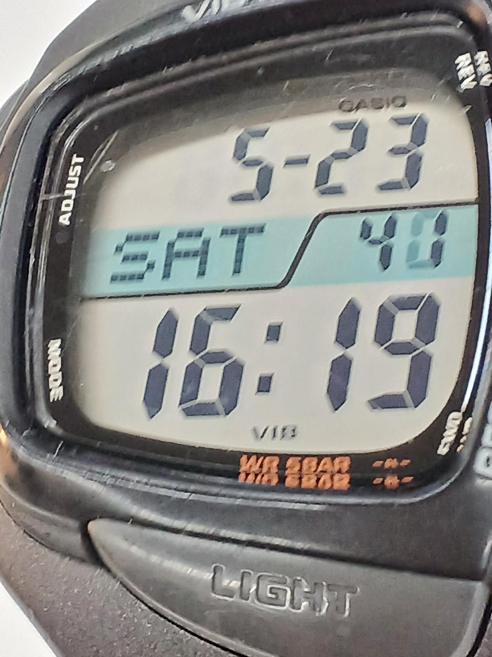 光の反射でキズが気になります