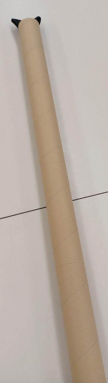 筒状の梱包材に入れて出荷します