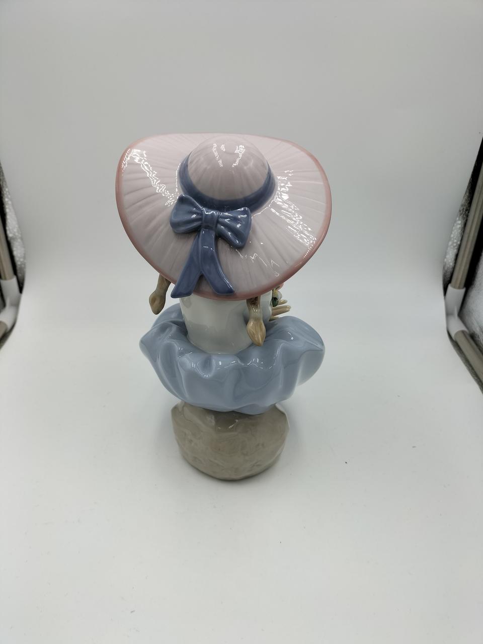 リアドロ　LLADRO 陶器人形 リヤドロ（Lladro リアドロ 陶器人形 置物） 花と少女