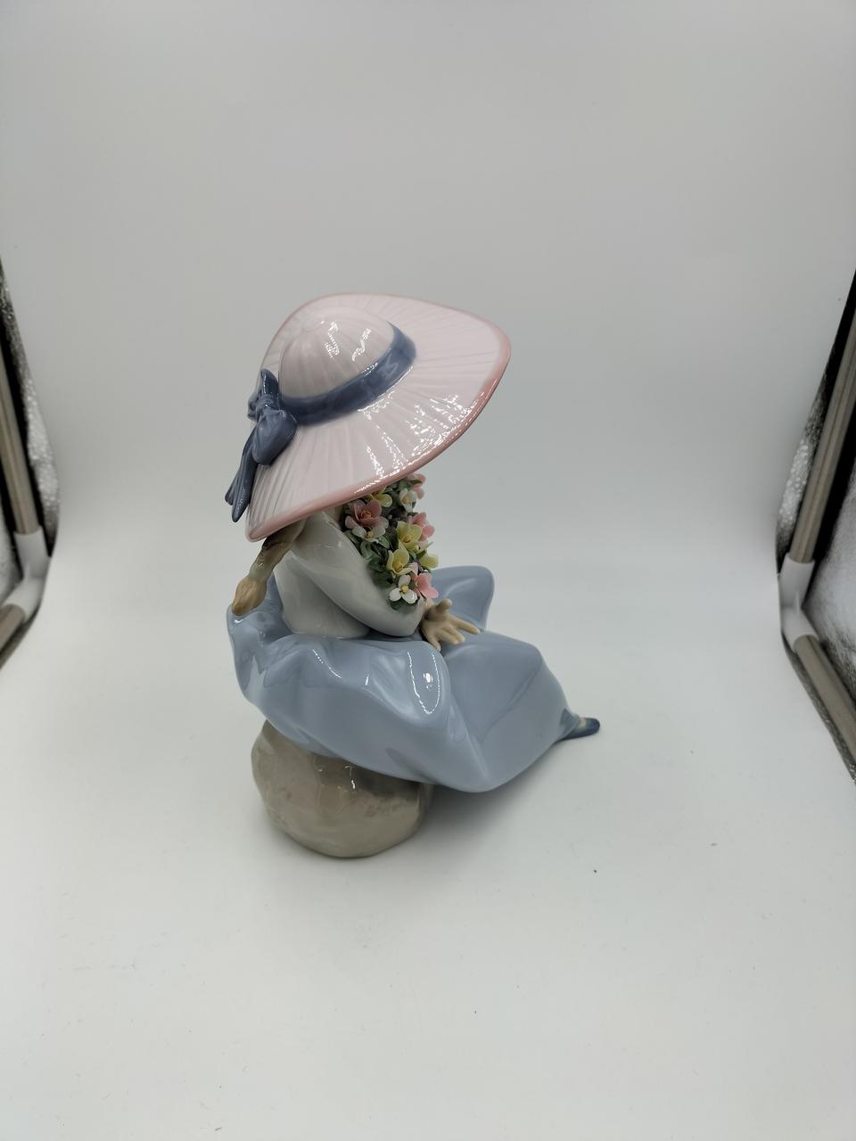 リヤドロ LLADRO 花香る夢　NO.8365 フィギュリン　陶器人形　置物 楽天市場】リヤドロ 可愛いお花屋さん フィギュア 人形 女性