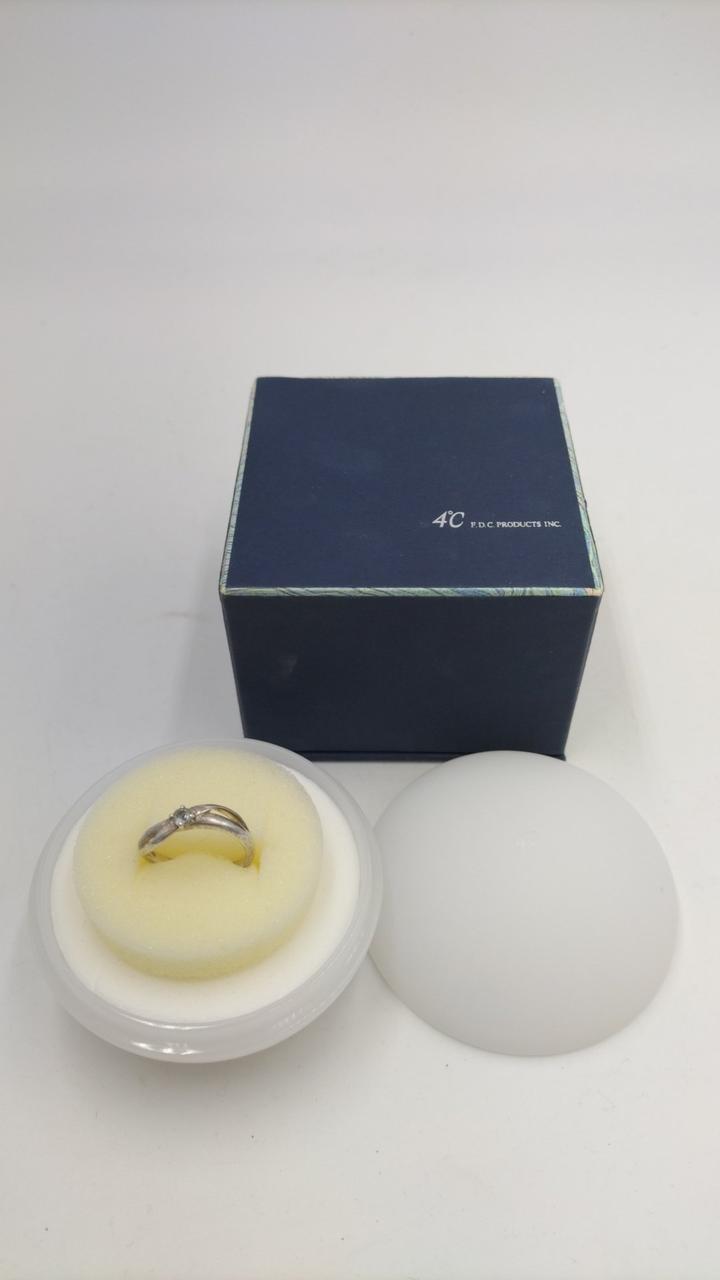 箱に汚れあります。