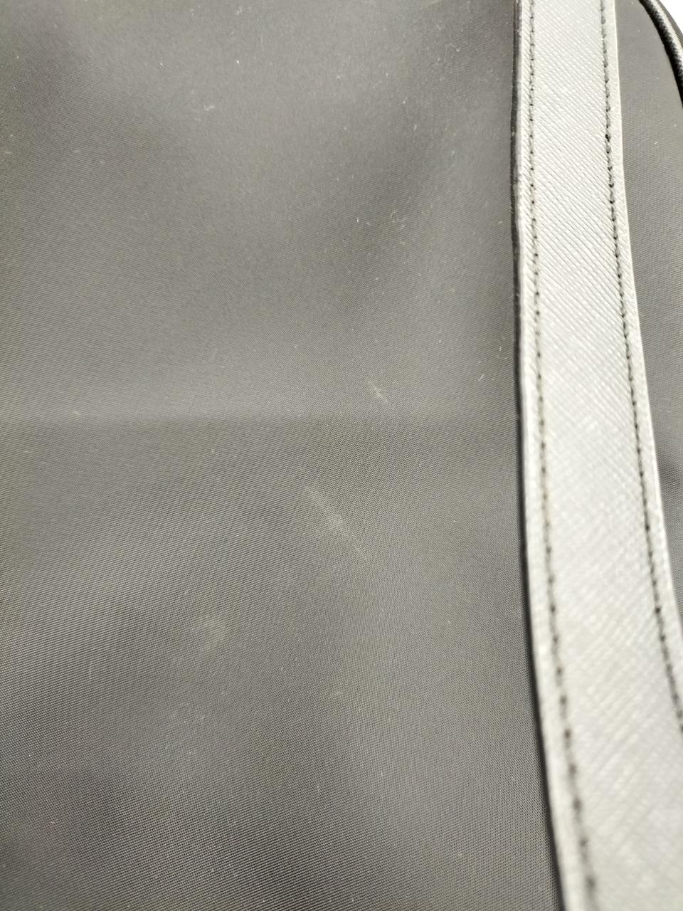 背面白い汚れあり