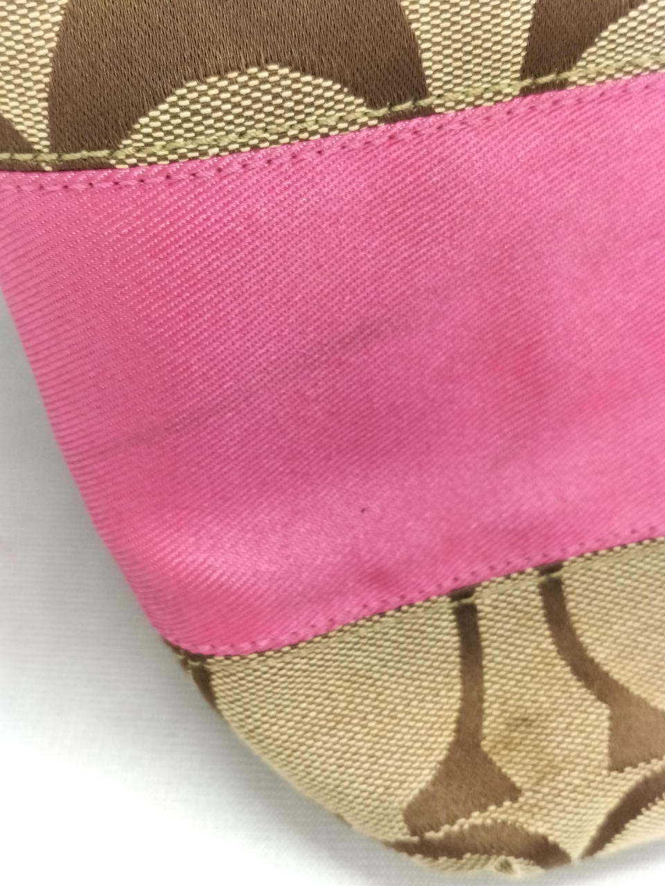 画像中央に汚れあり