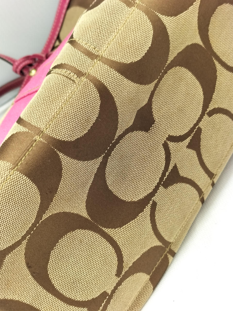 底面点状のシミあり