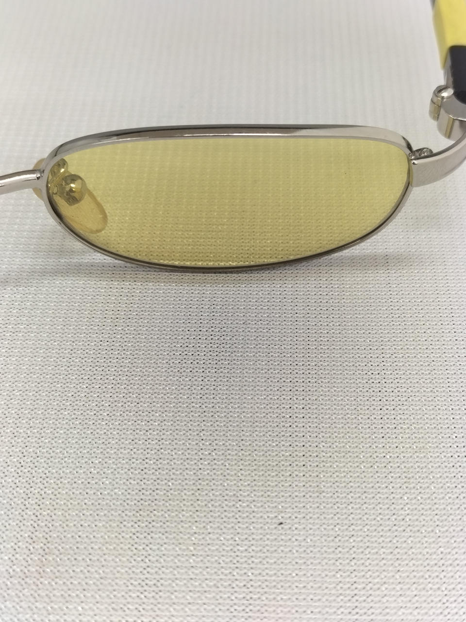 レンズに傷あり