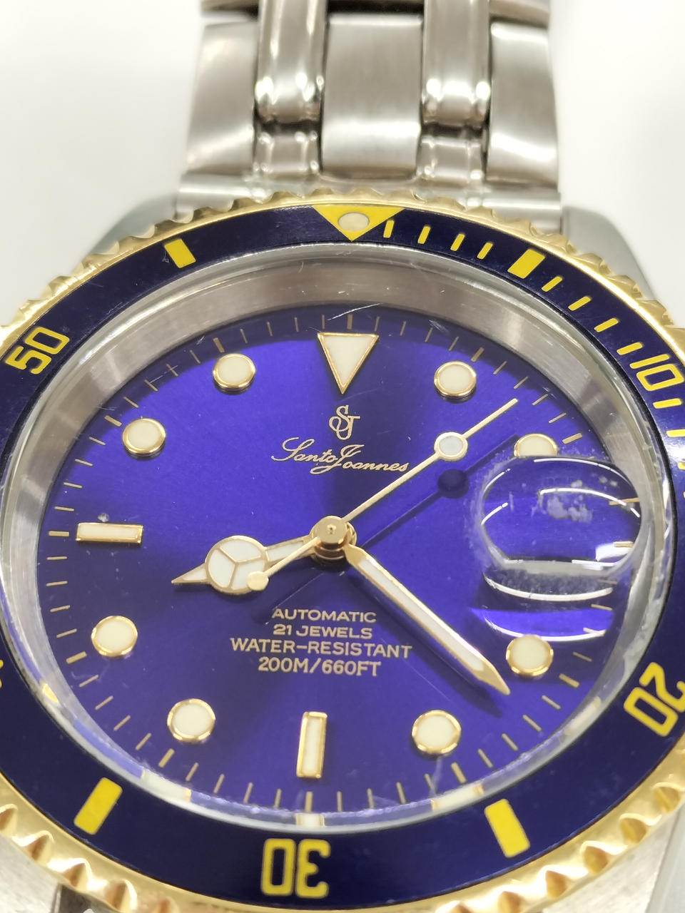 拡大ガラス部分に大きな傷あり