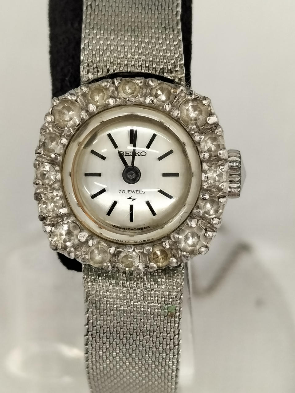 石接着剤の変色あり