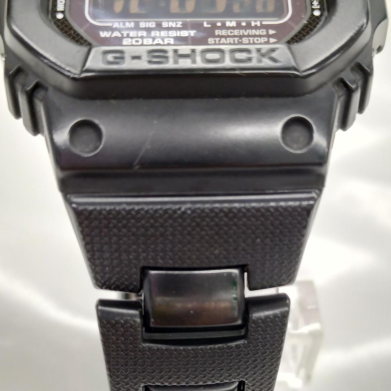 引っ掻き傷あり