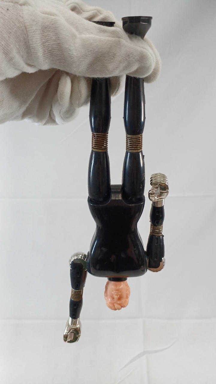 右肩が緩いです。