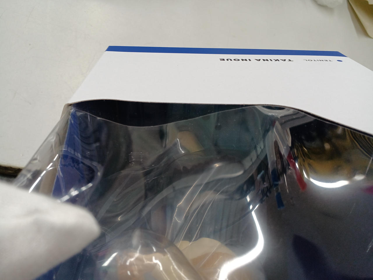 フィルム下部剥がれあり