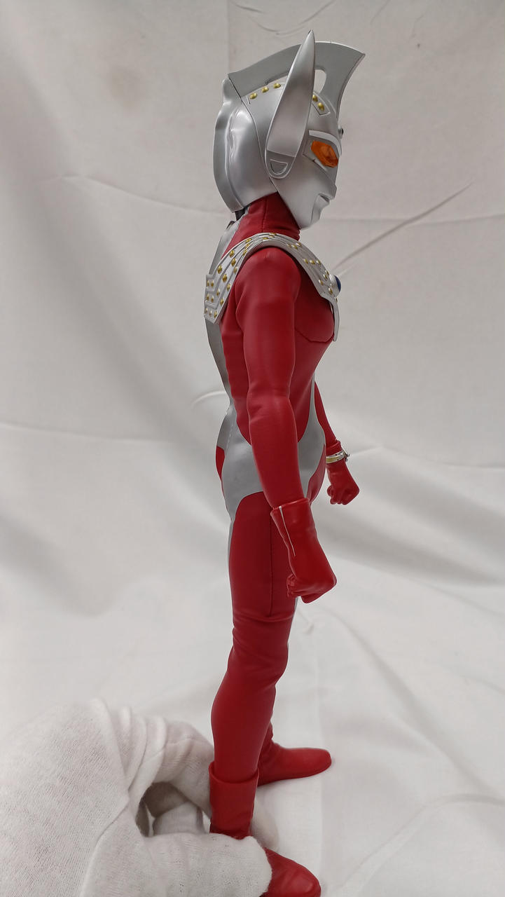 メディコム・トイ|可動フィギュア ウルトラマンタロウ|HARDOFF