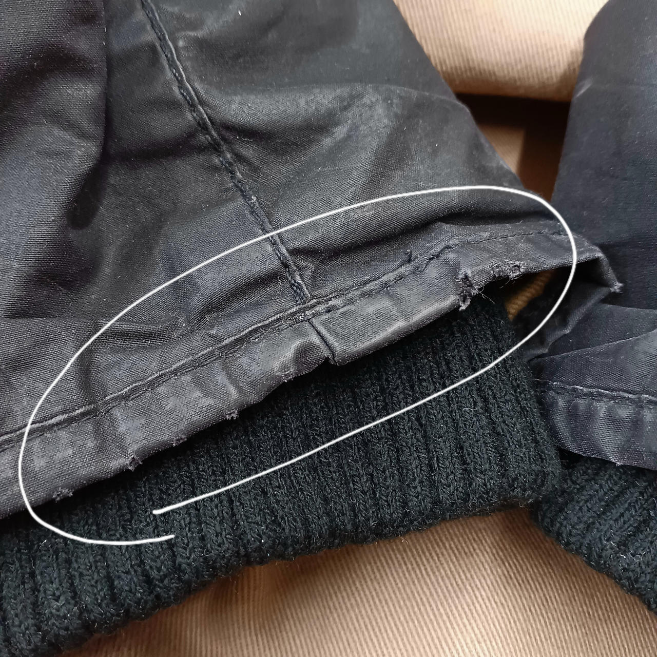 袖口ダメージ有ります