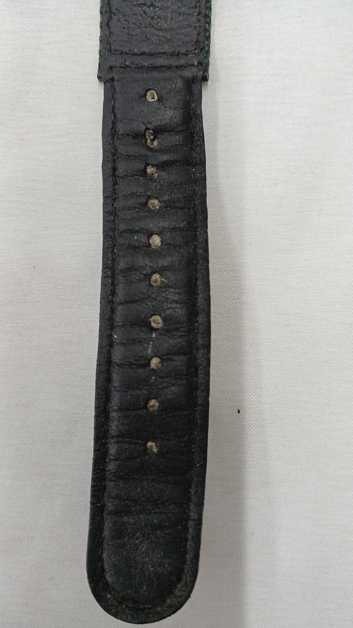 ベルトに傷みがあります。