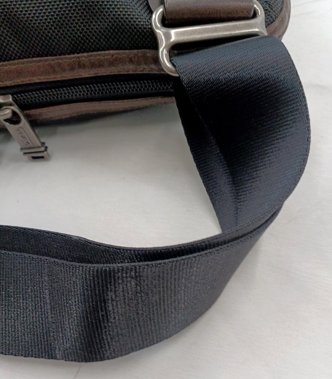 金具あとあり。