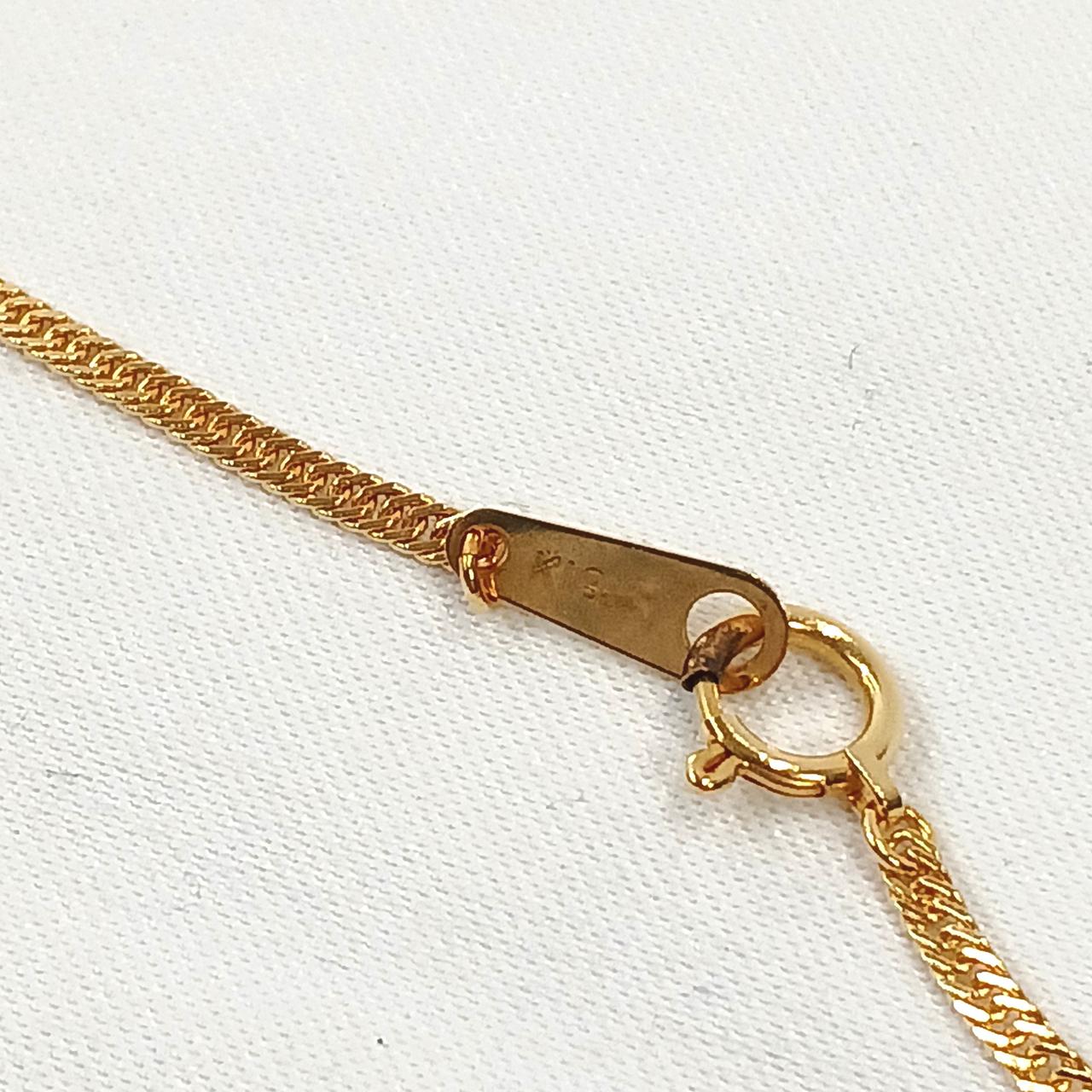 小さな汚れあり。