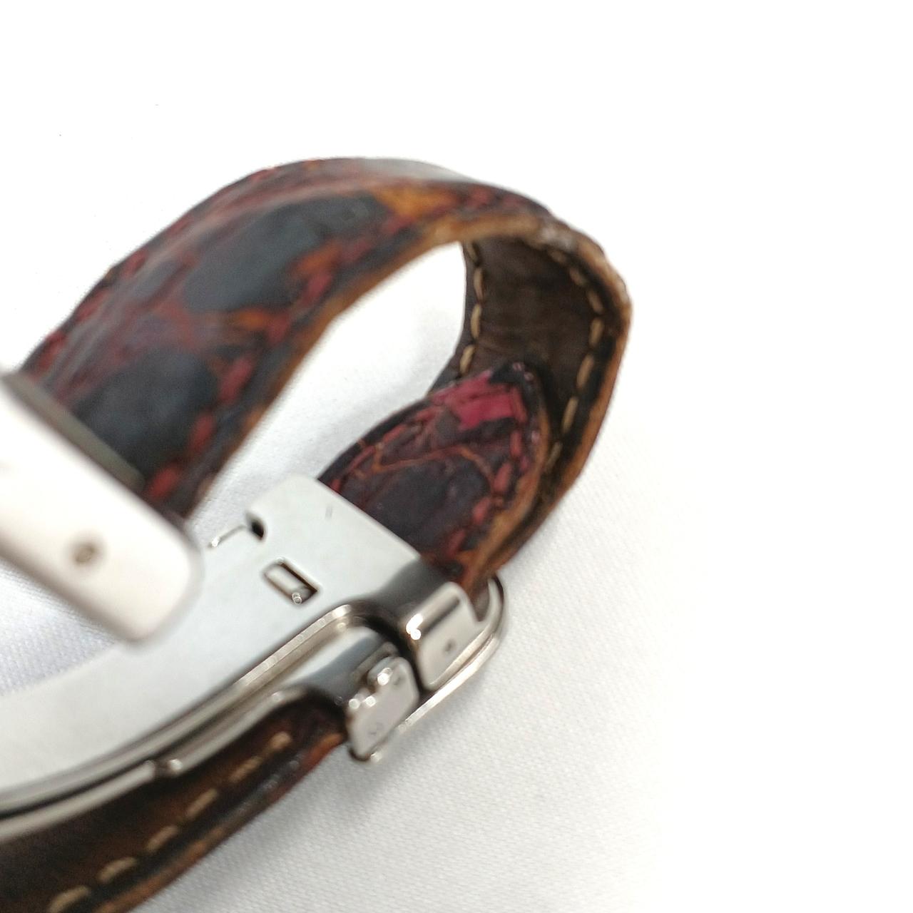 小さなキズあり。