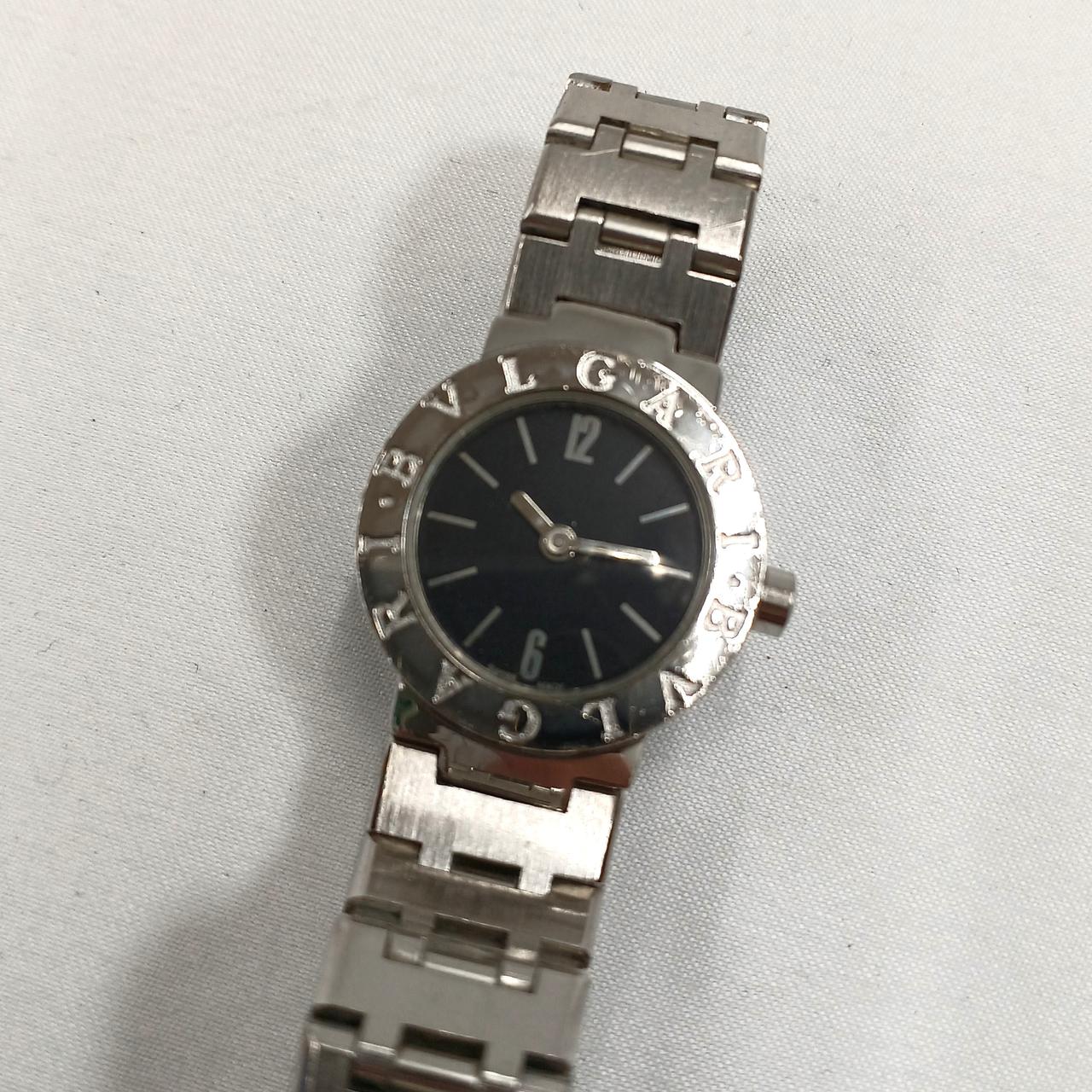 ベゼルにキズあり。