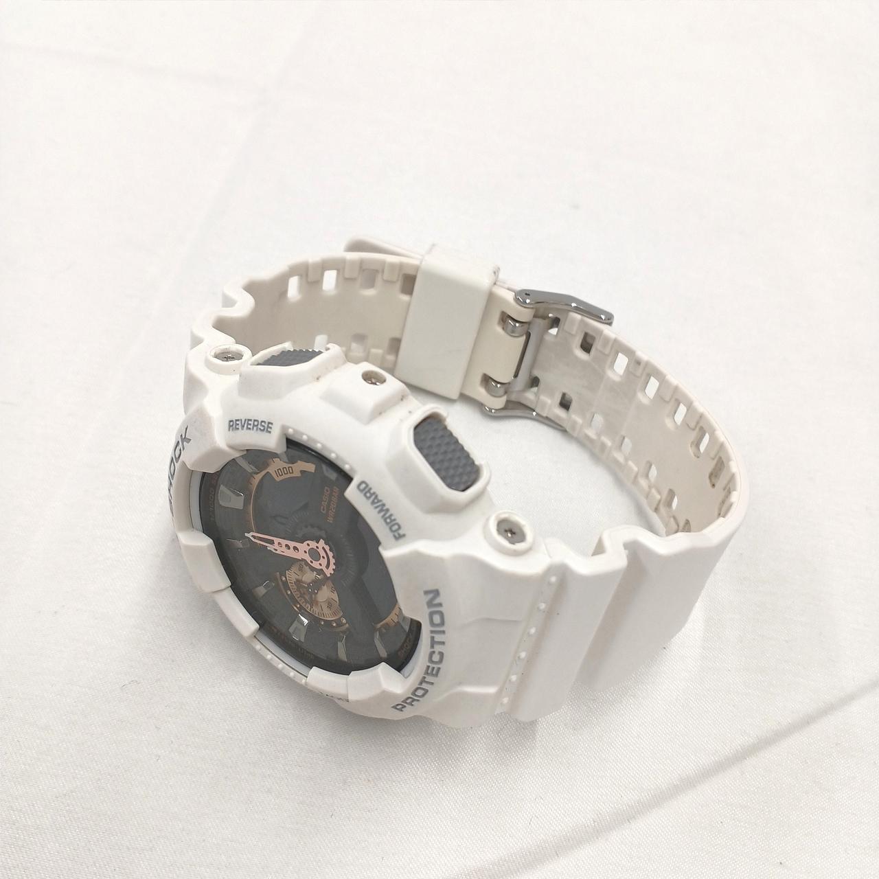 ベルト内側に汚れあり。