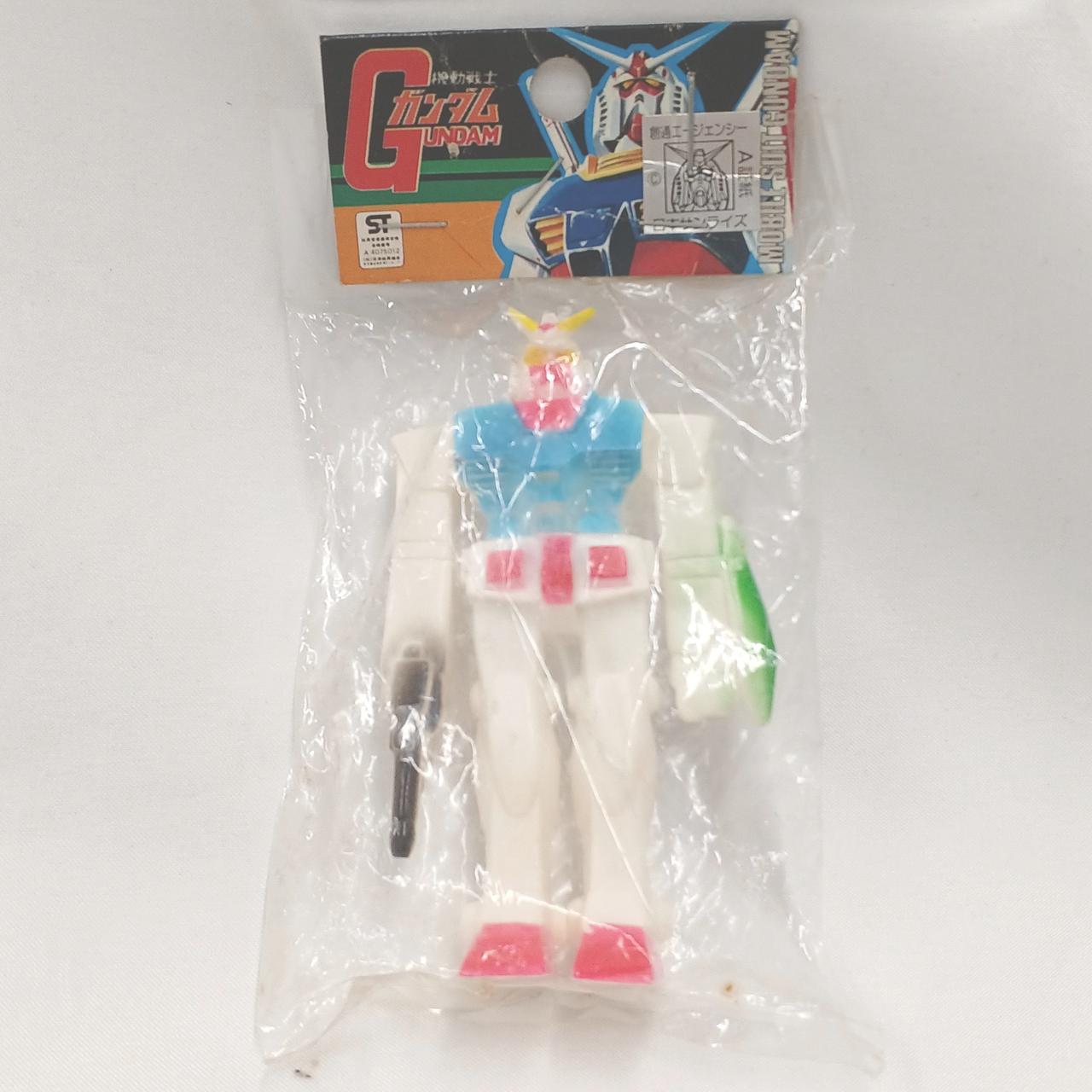 当時物 クローバー ミニソフビ ガンダム 白成形 当時物 クローバー ミニソフビ ガンダム 白成形