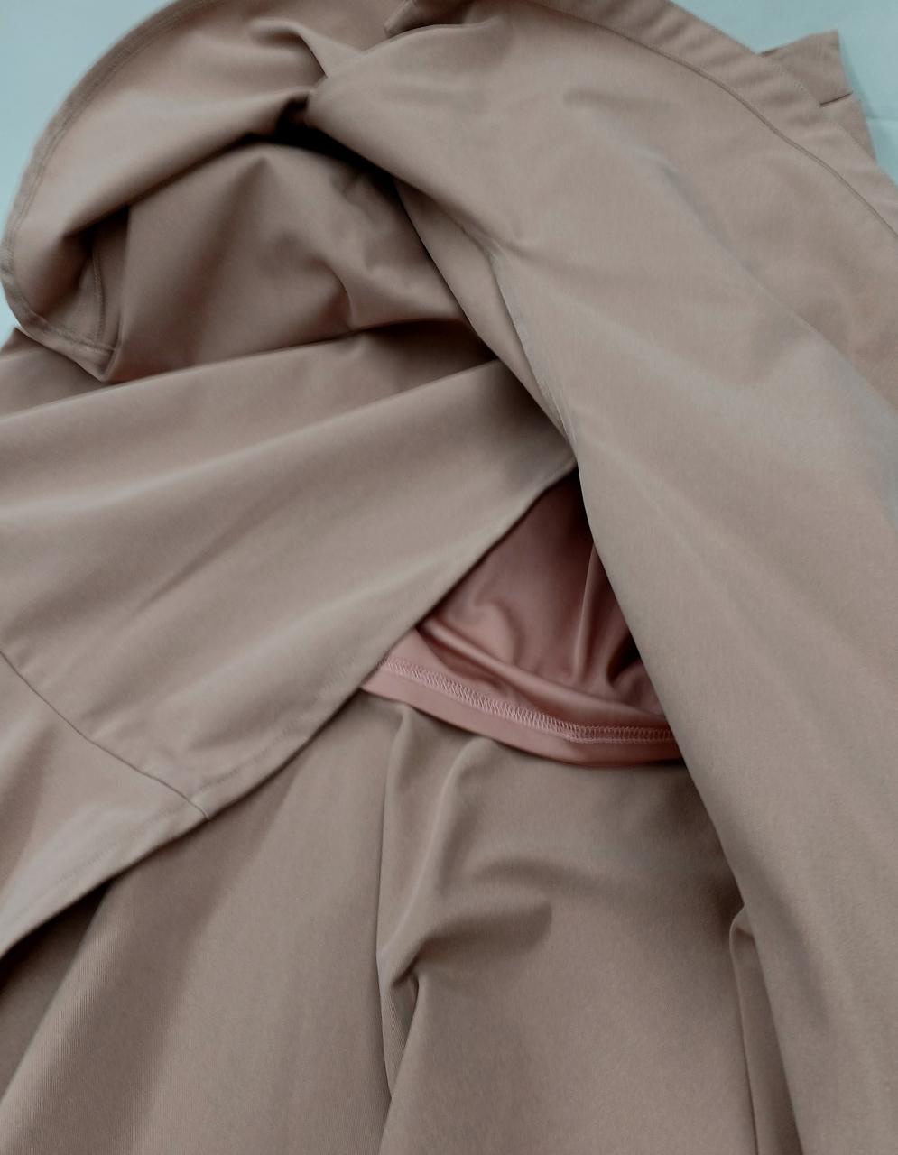 ラップスカートになっています。