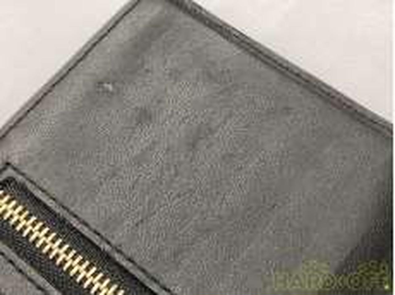 コイン入れ表面にキズがあります