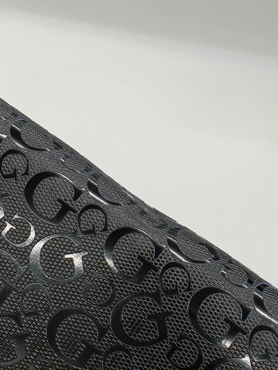 下側少し凹みあります。