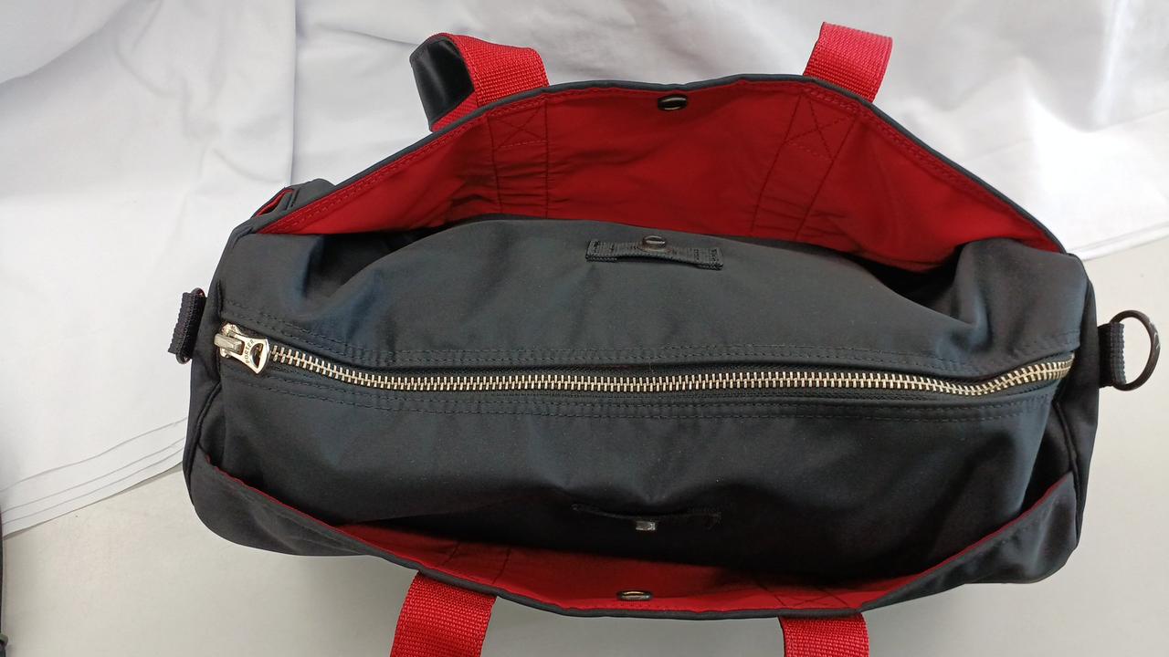 前後にポケットあります