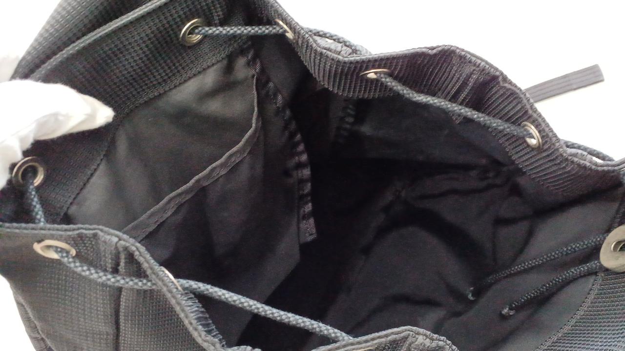 内側にもポケットあります