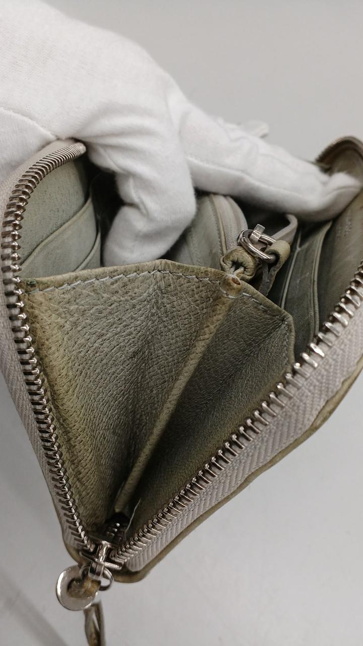 サイド蛇腹部分に変色が見られます