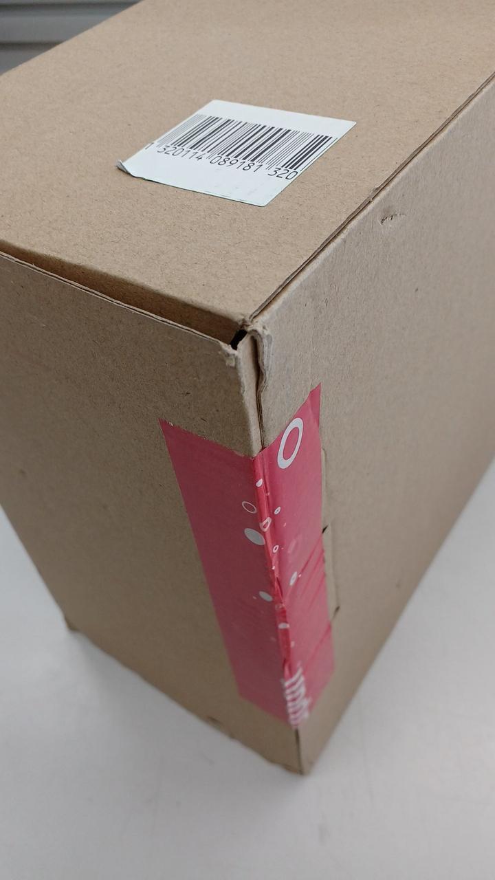 防犯シールが張り付けてあります。