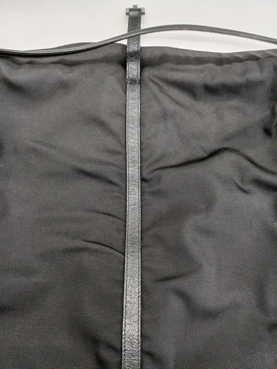 やや色褪せが見られます