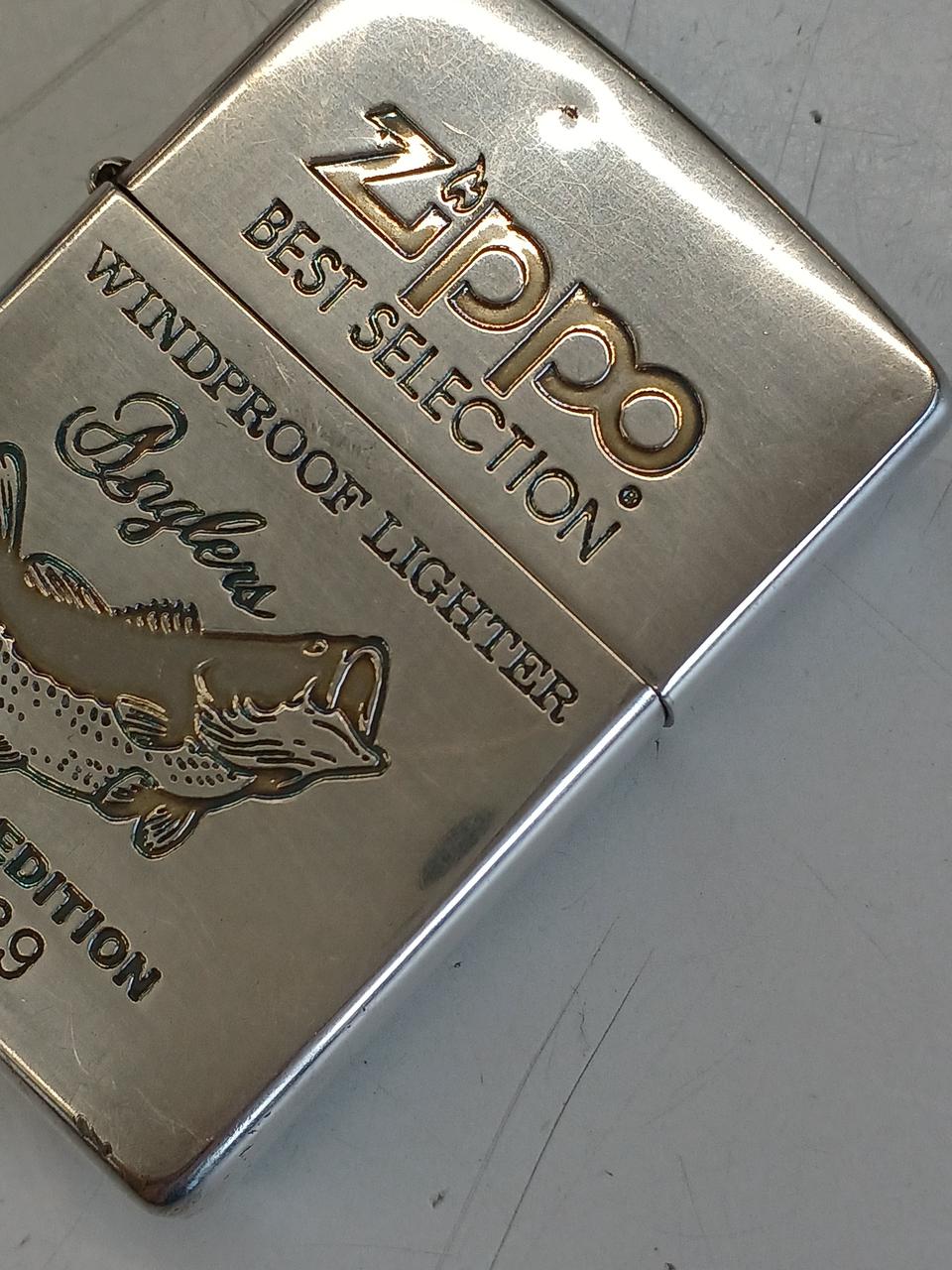 蓋が若干ずれてます