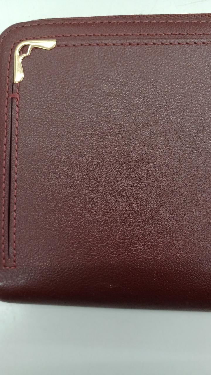 うっすらとキズがあります