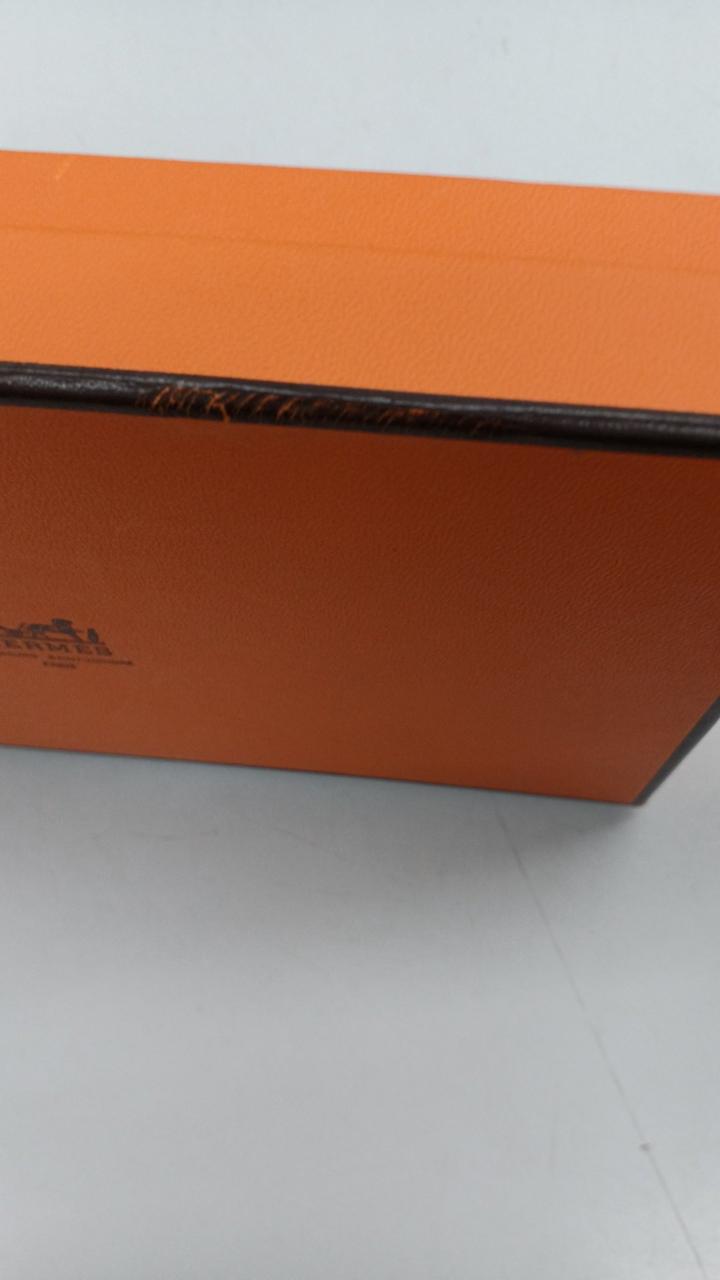 箱にスレ等のダメージがあります