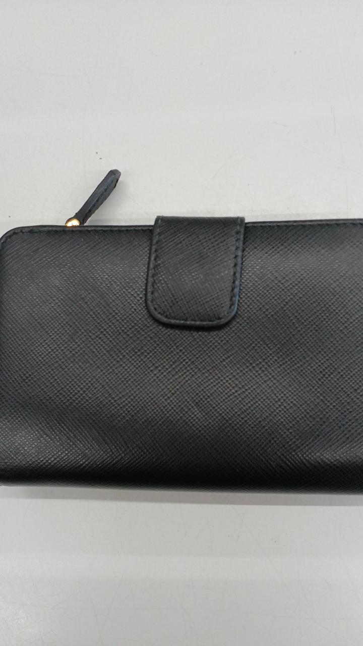 裏面にキズがあります