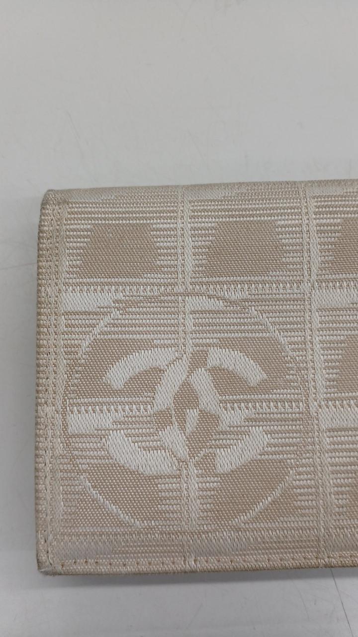 黒ずみ汚れがあります