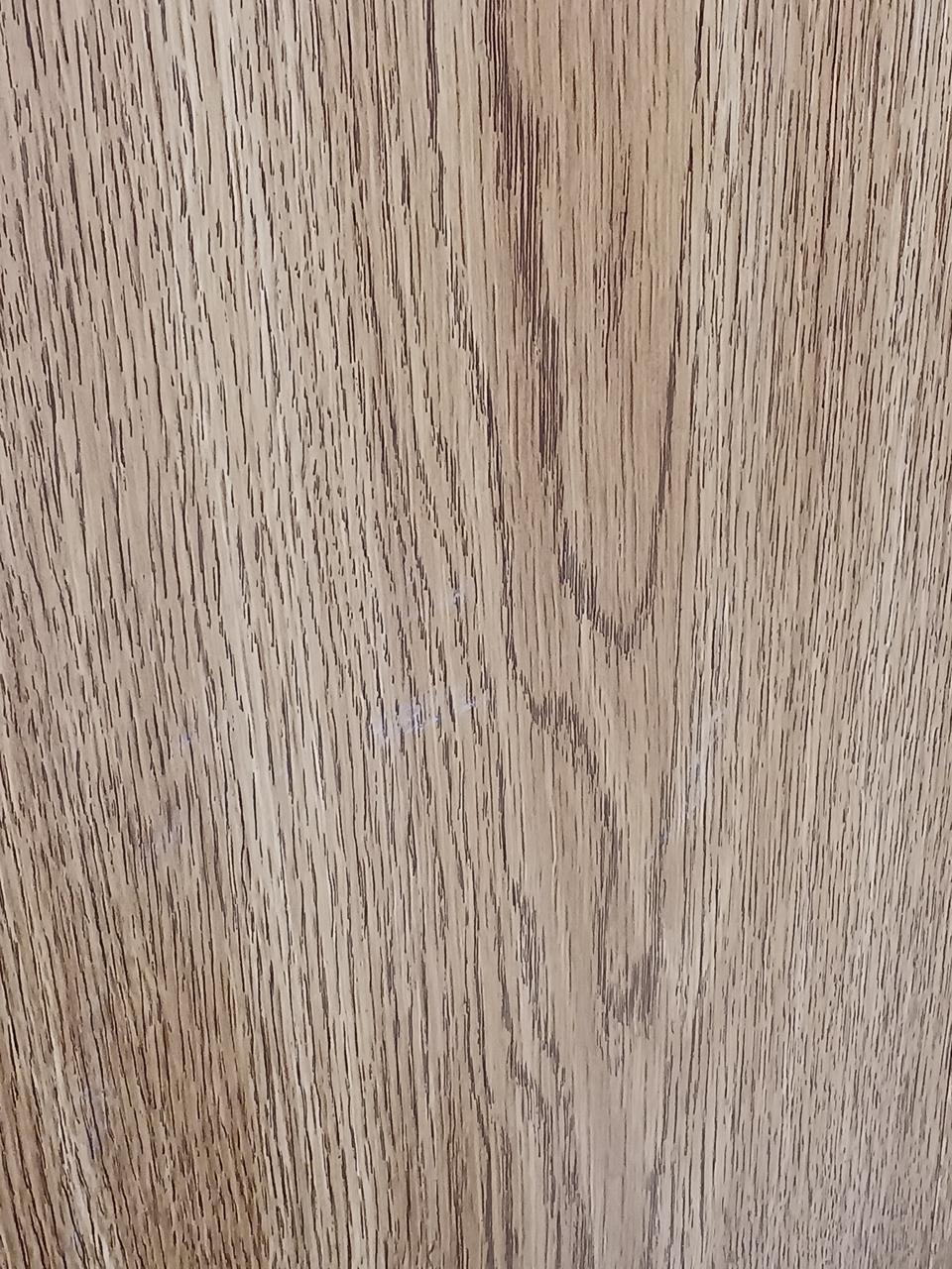 L横側傷ついてます。