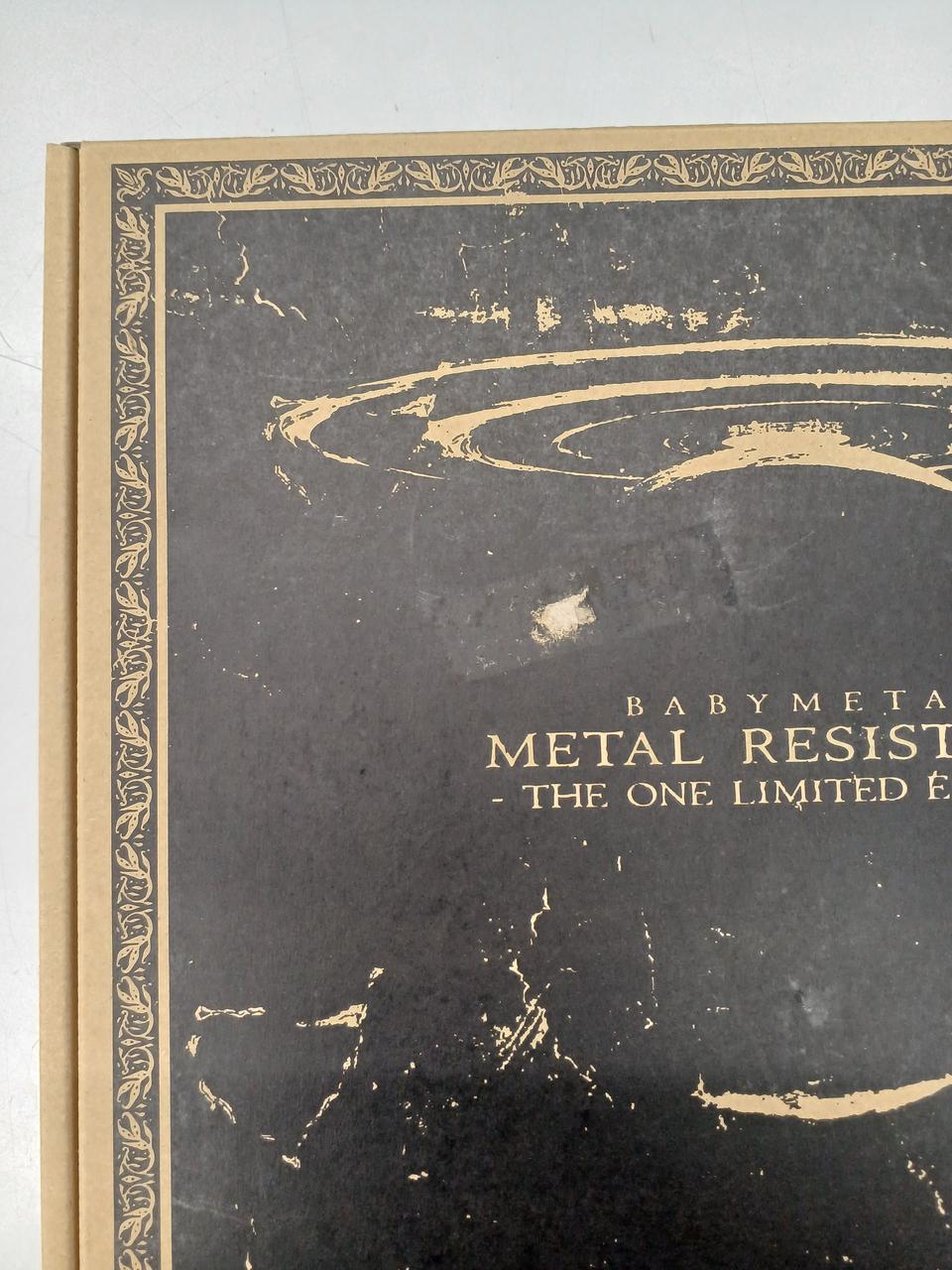 テープ剥がした跡あります。ベタつきあり