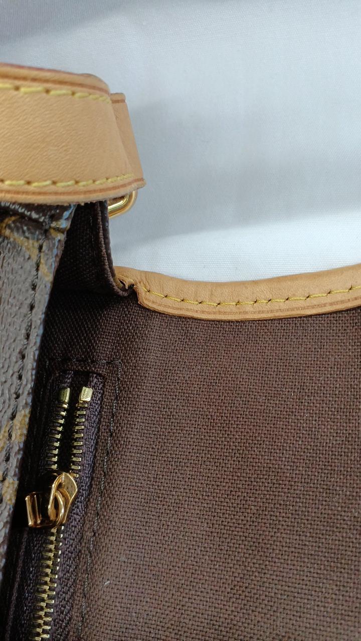 フラップ裏側に割れがあります