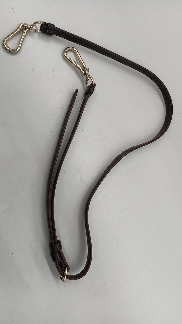 ショルダー未使用のため、しまいぐせあり