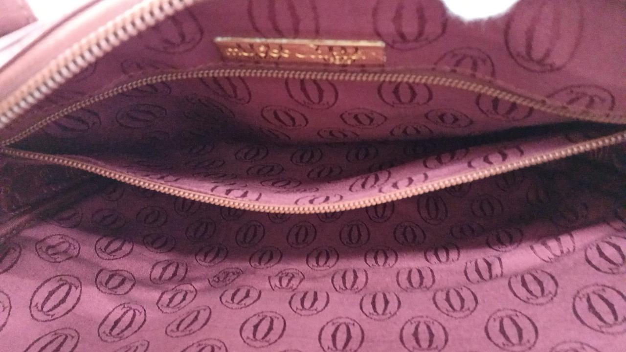 内側ポケット内です