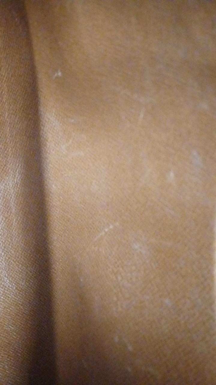 内側にキズがあります