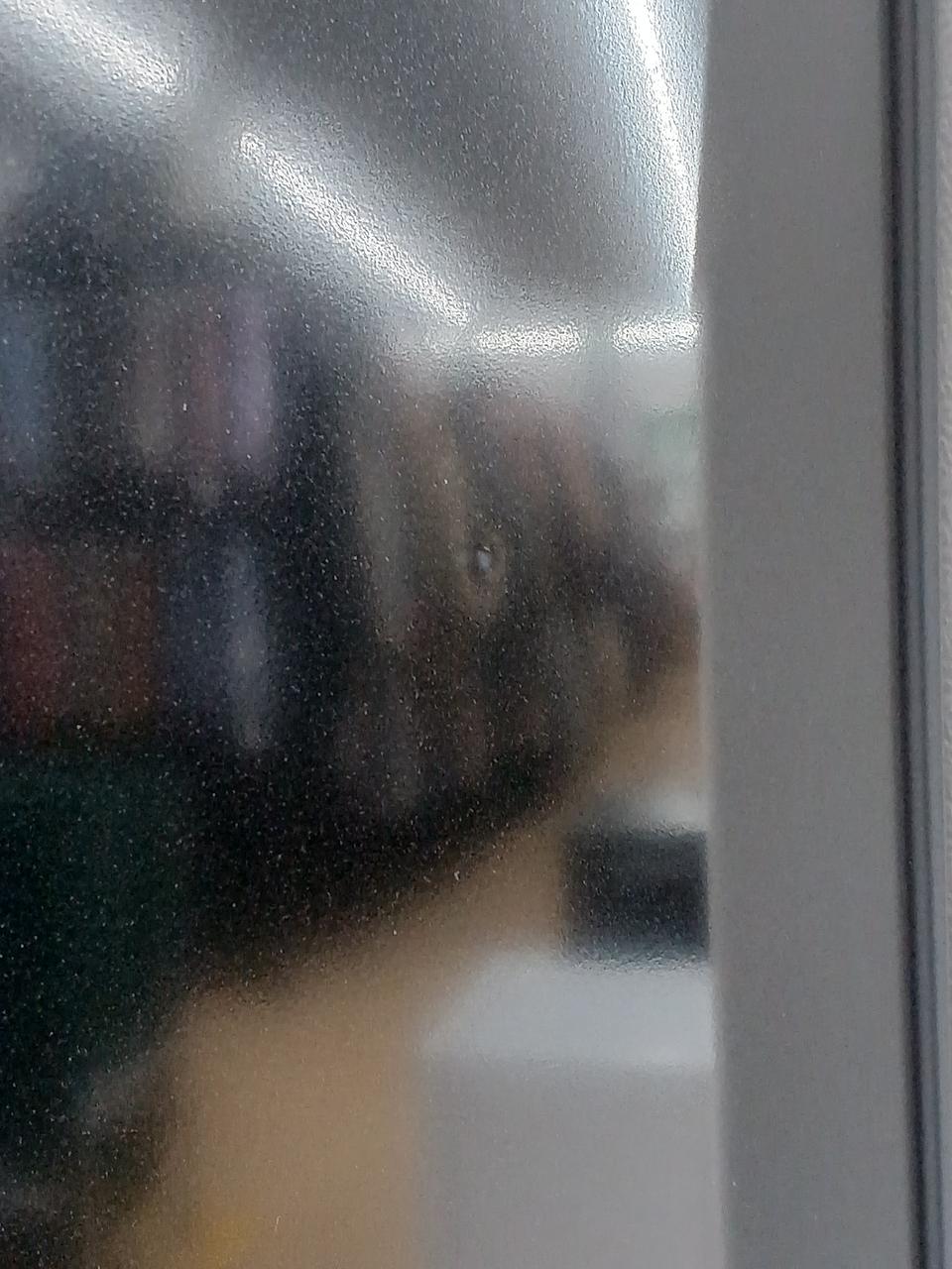 表面凹みあり。