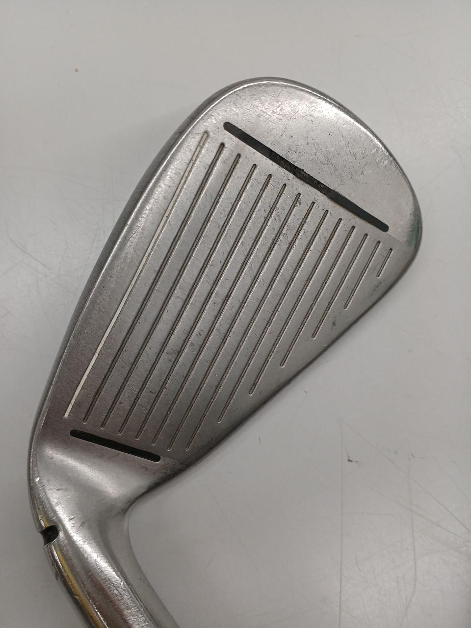 ７ 黒い部分が削れてます。