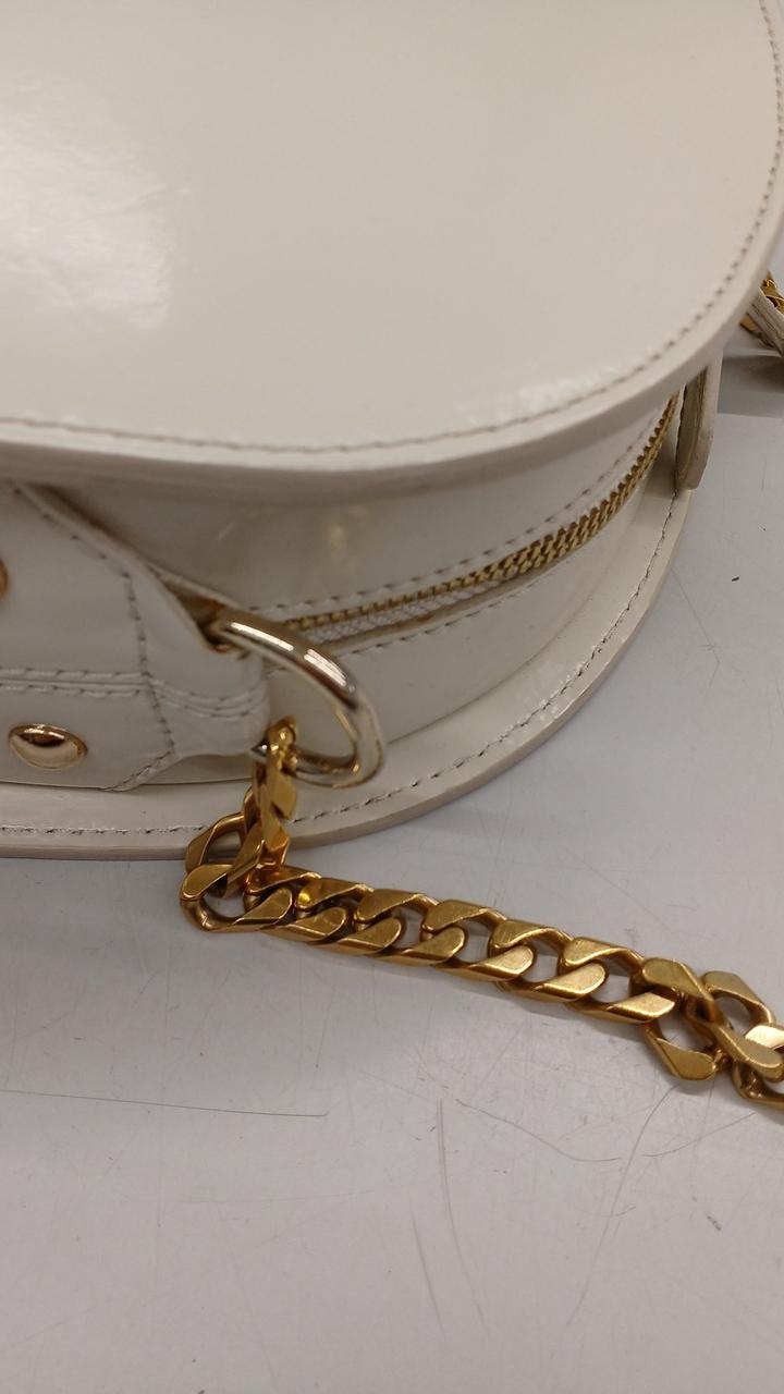 チェーンショルダーは取り外せません