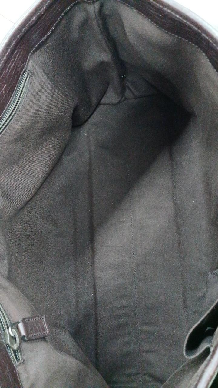 内側にポケットが２つあります